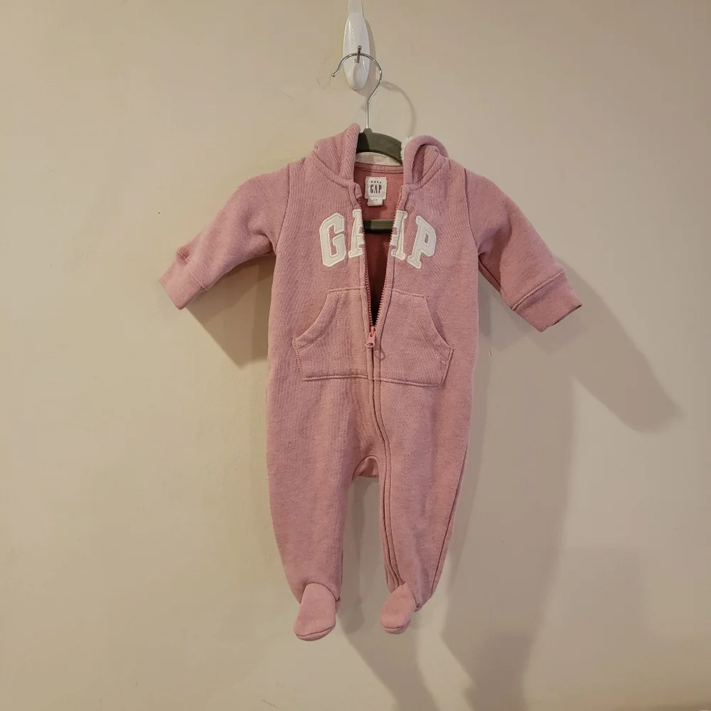 Baby Gap Baby girl sherpa hooded jumpsuit warm jacket hoody size 0- 3 months